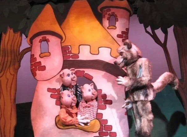 Pigs & wolf puppets