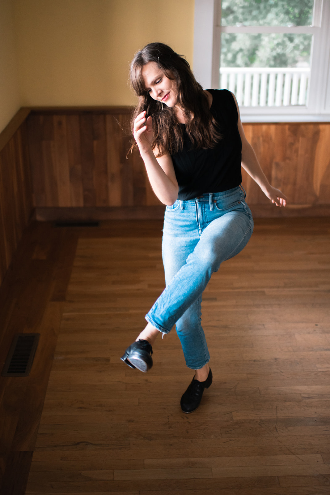 Becky Hill clogging