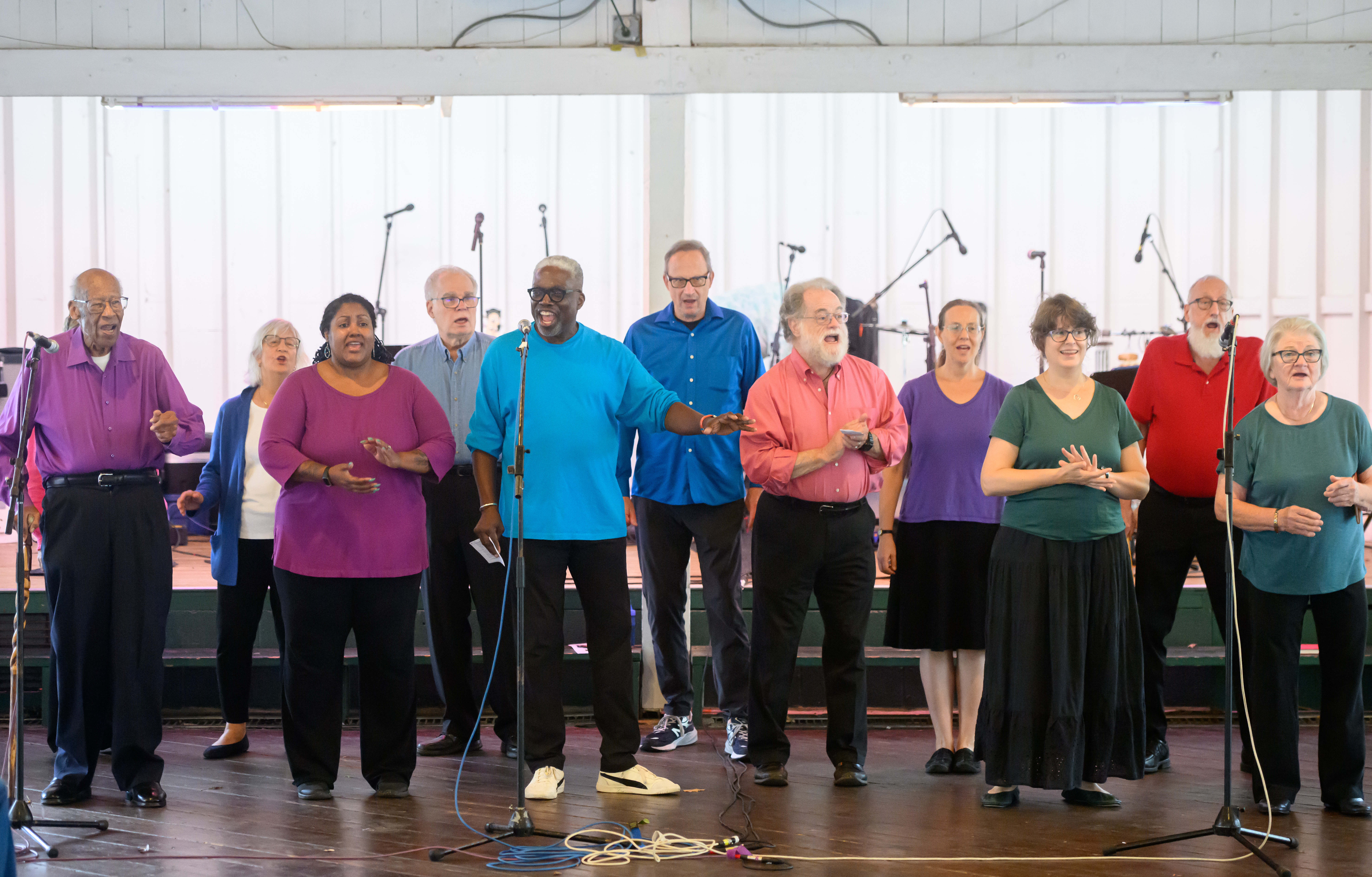 Singers in a row