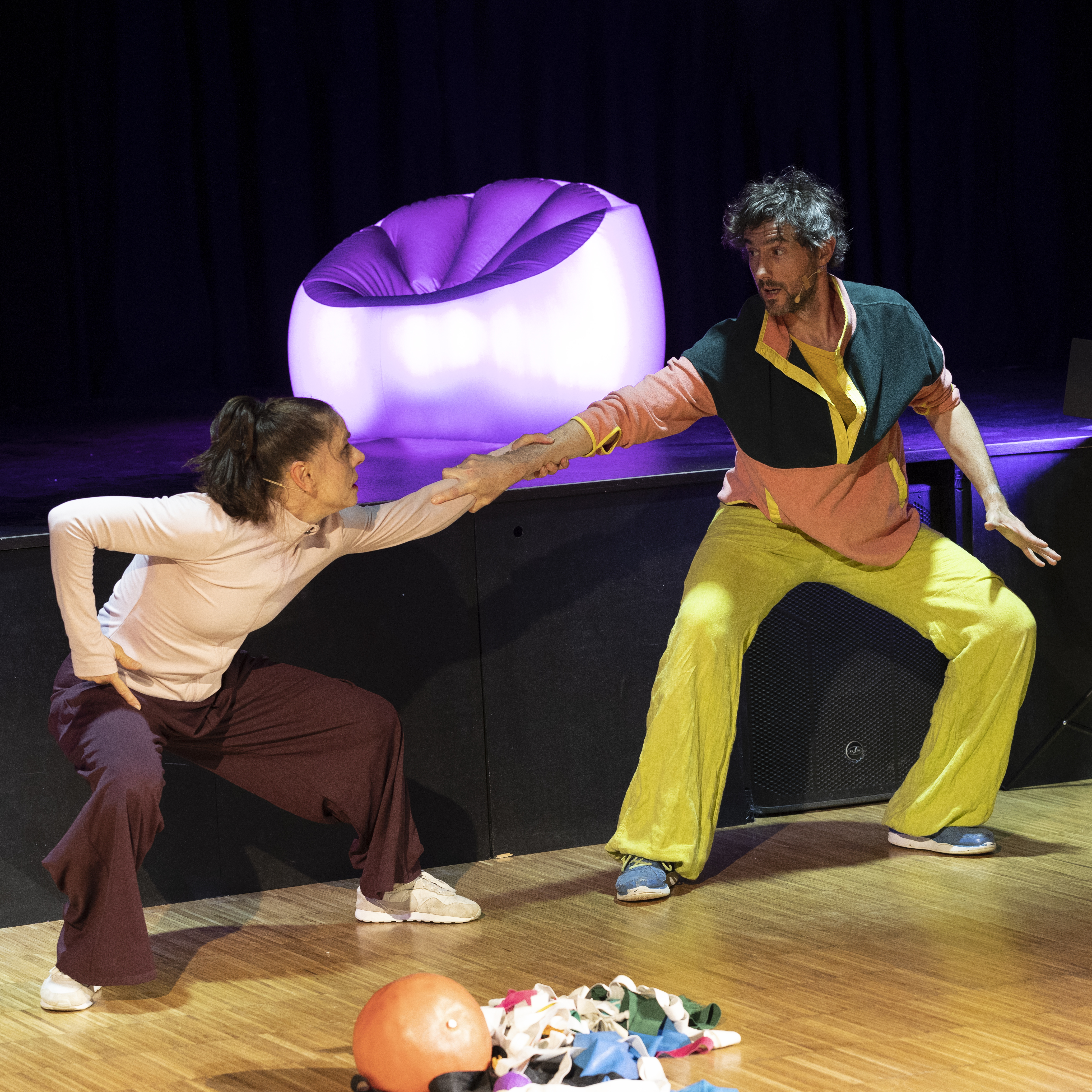 Contemporary dancers