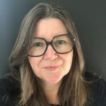 Headshot of artist Jackie Hoysted